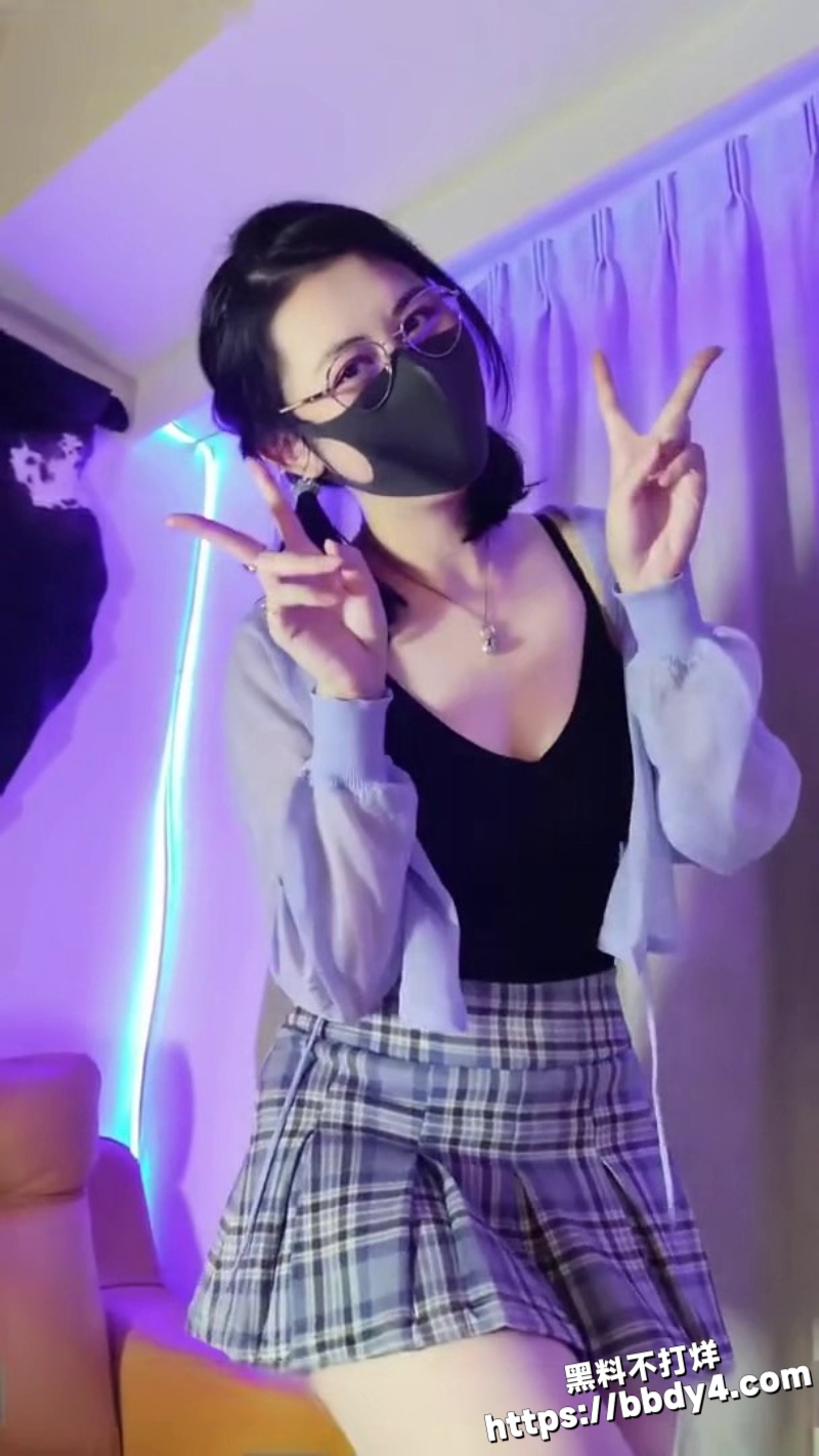 顶级反差网红 奶咪5