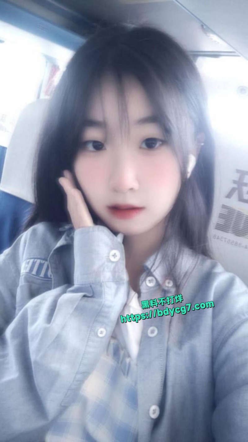 颜值还不错的精神小妹4