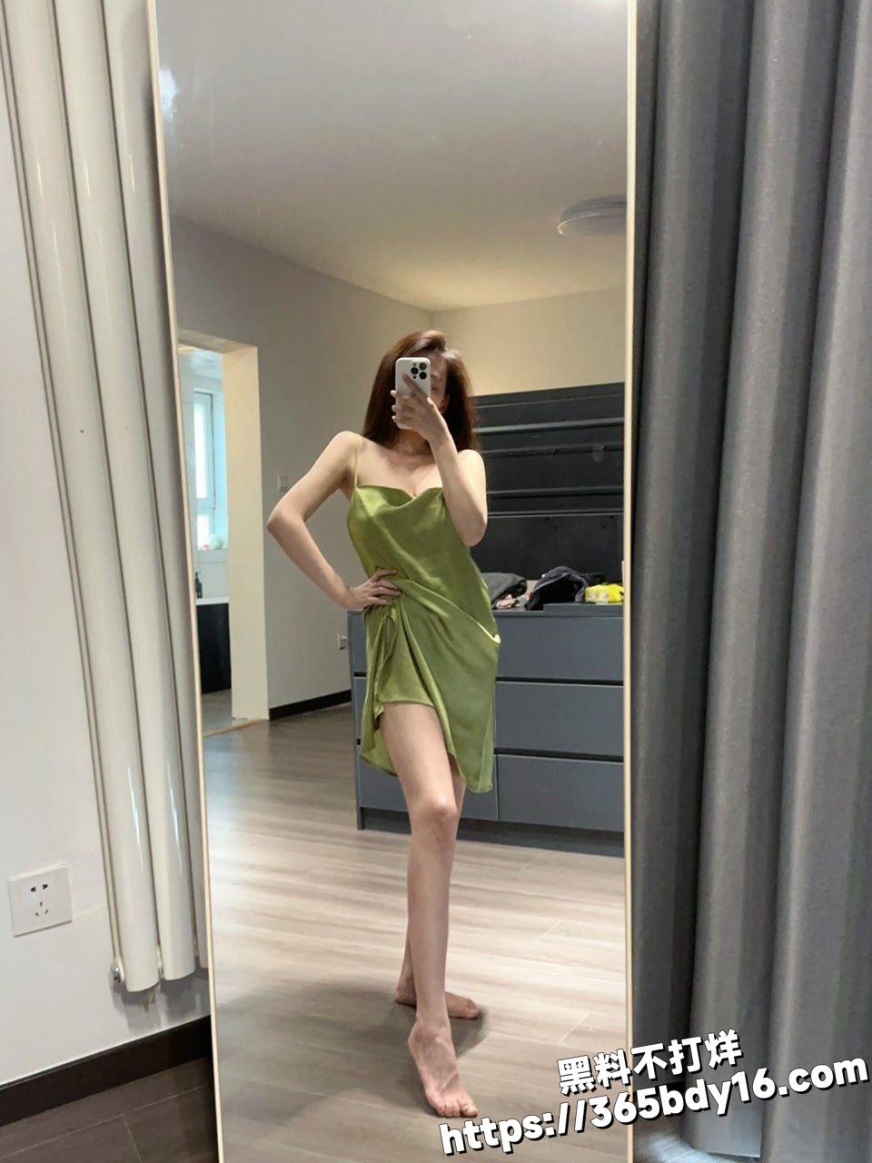 清秀短发美女4
