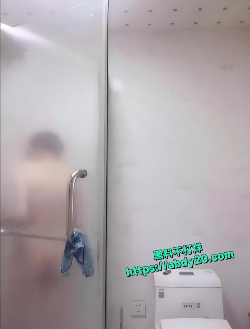 抖音纹身精神小妹包子不吃包子2