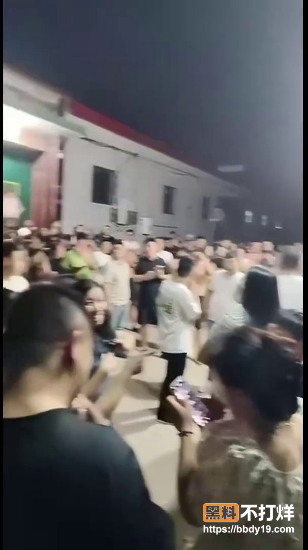 任丘市正洛村吃瓜6