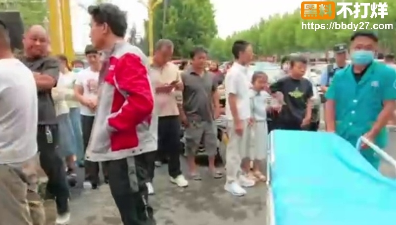 平乡金天凤凰城保安打业主5