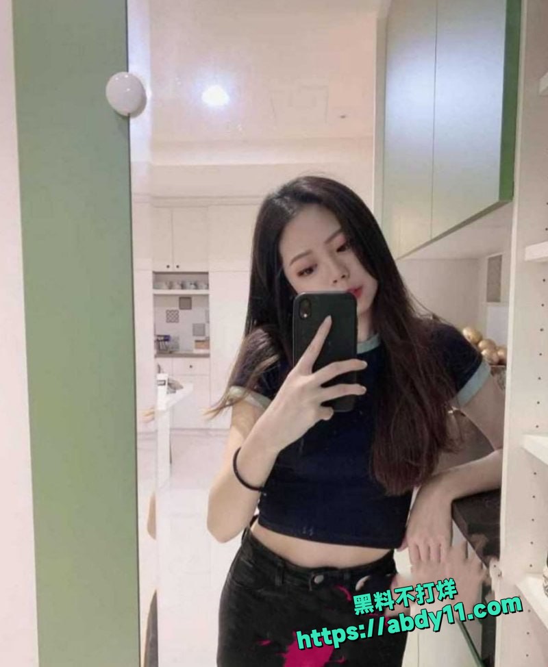 广西陈婉蓉包间深喉视频2