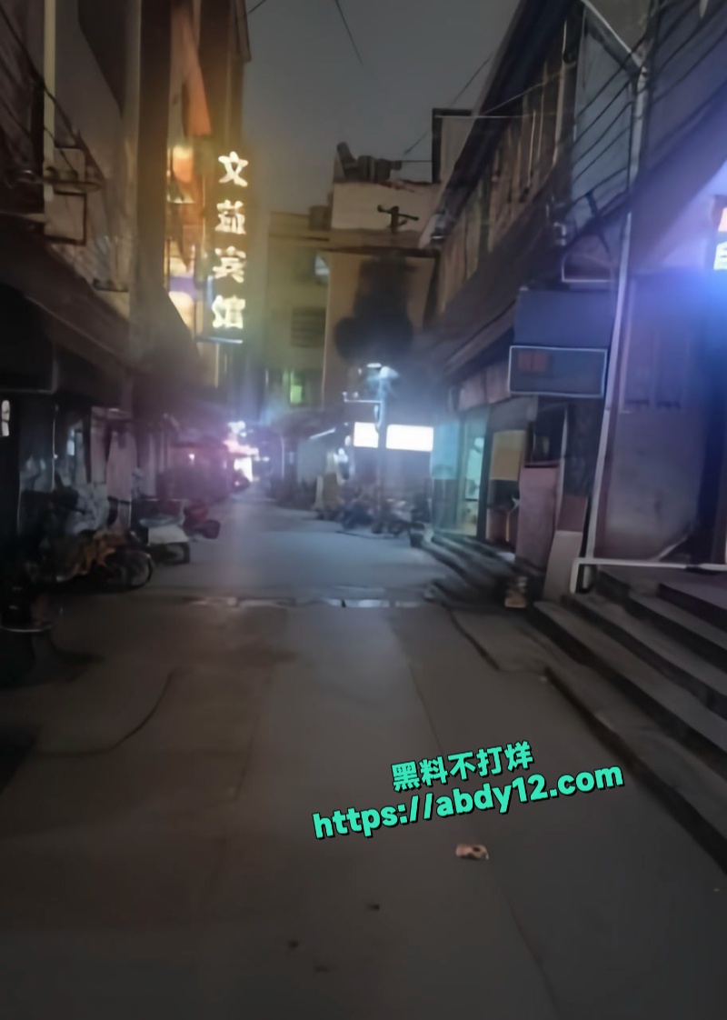 带腼腆表哥昆明金刚街扫街开荤 2