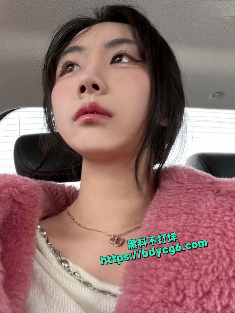 极品反差露脸女神推特网红爱健身撸铁母狗悲哀小狗完整版9.jpg