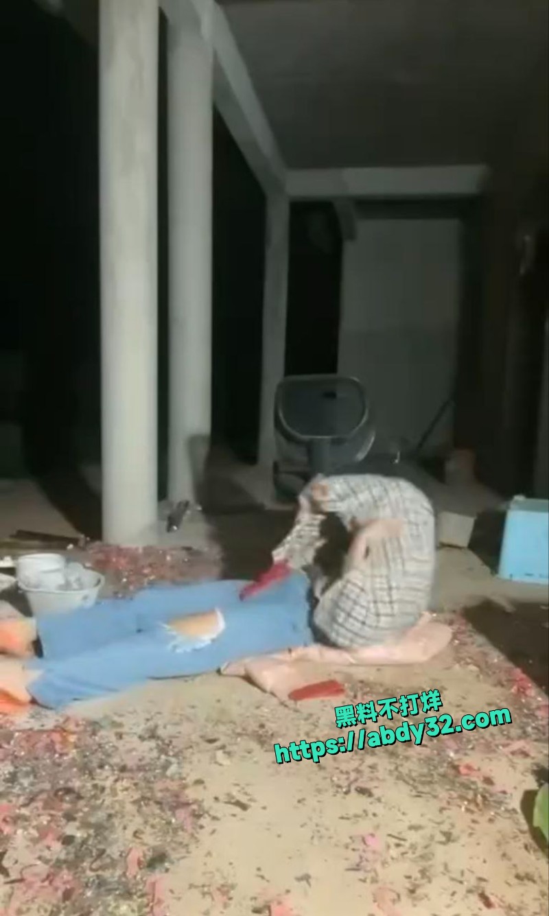 低俗直播惩罚鞭炮炸逼6