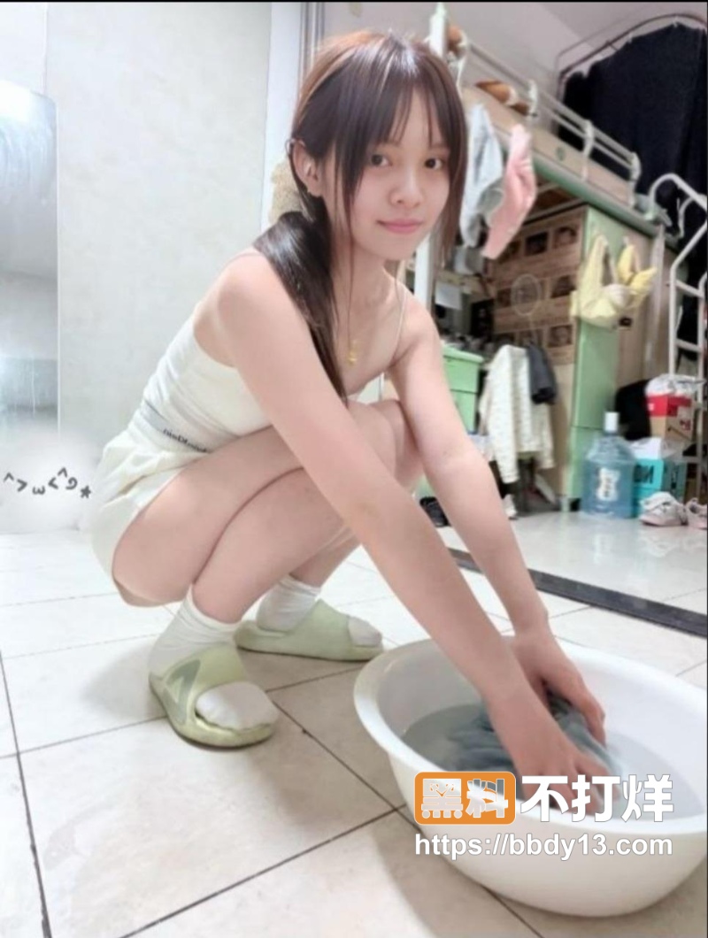 贵州大一新生沈菲02