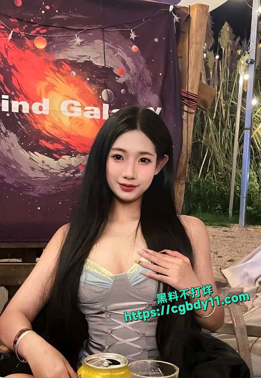 广西民族大学极品嫩妹吴芷舒 (1)