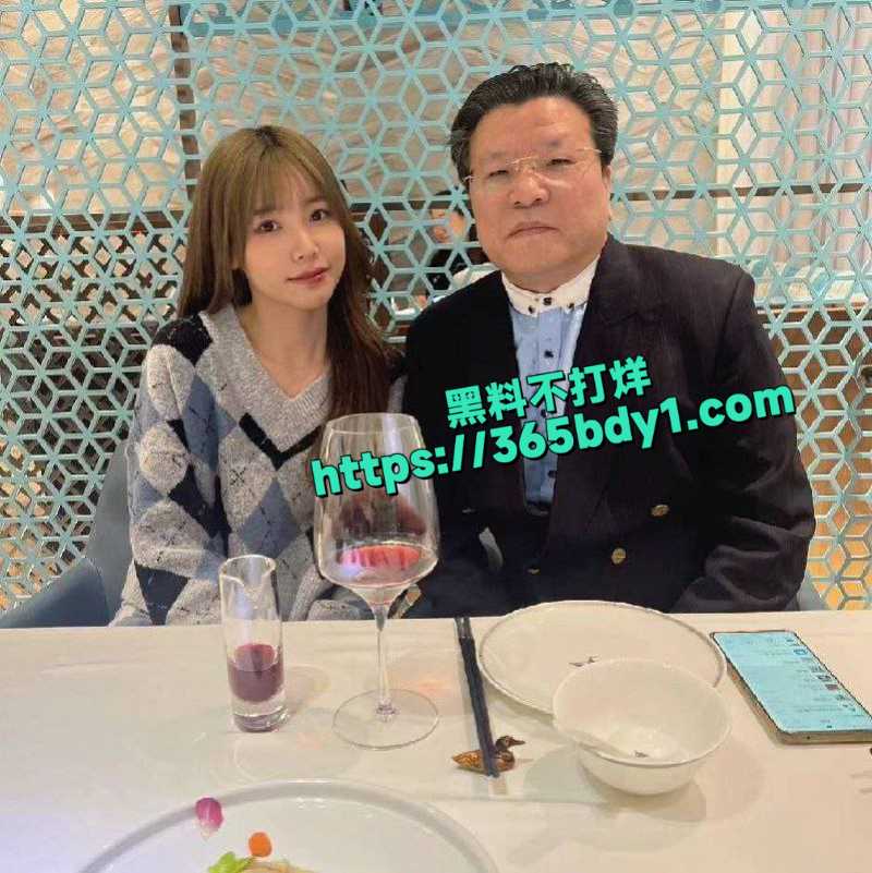 来自沪国的卡戴珊之嘉1