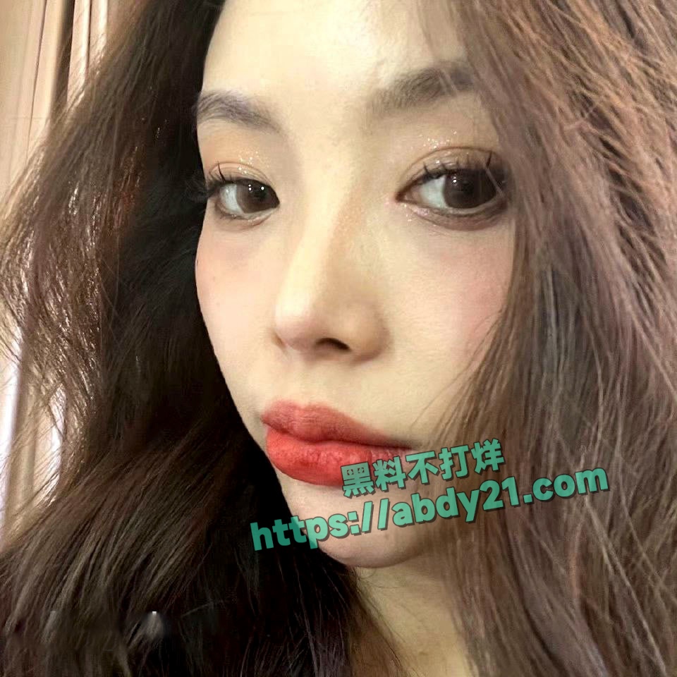 终极绿帽男投稿女友出轨 15