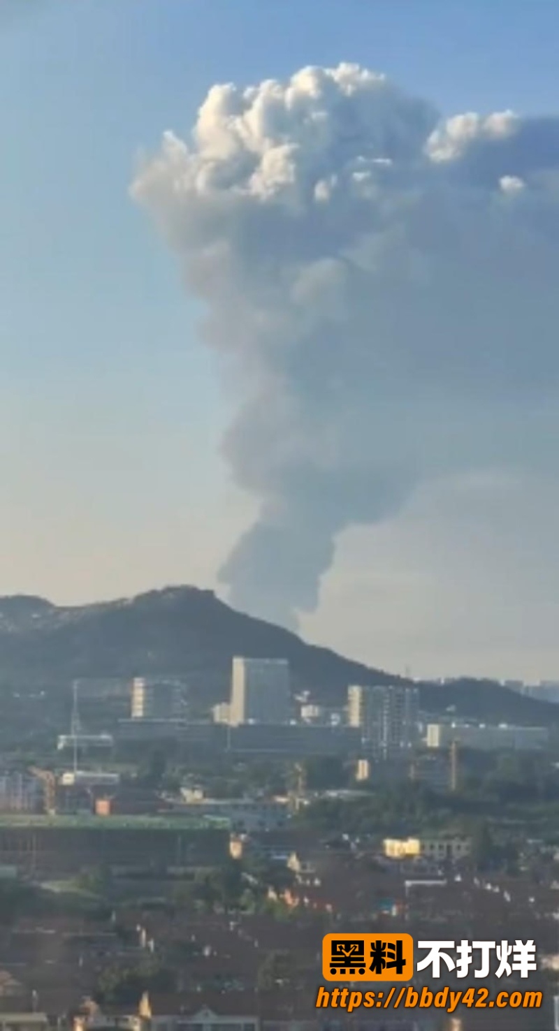 青岛仓库橡胶大火 2