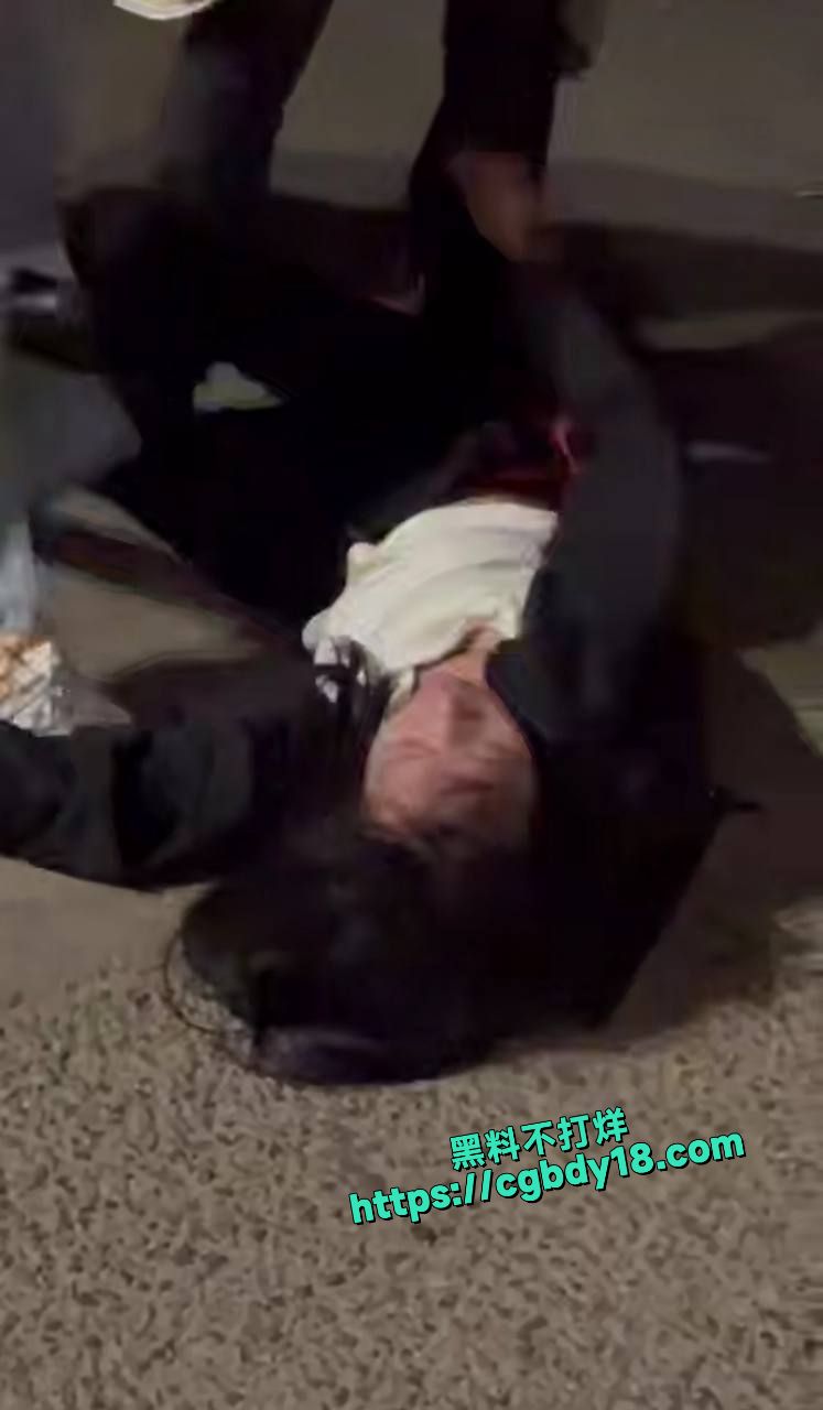 深夜精神小妹街头干架6