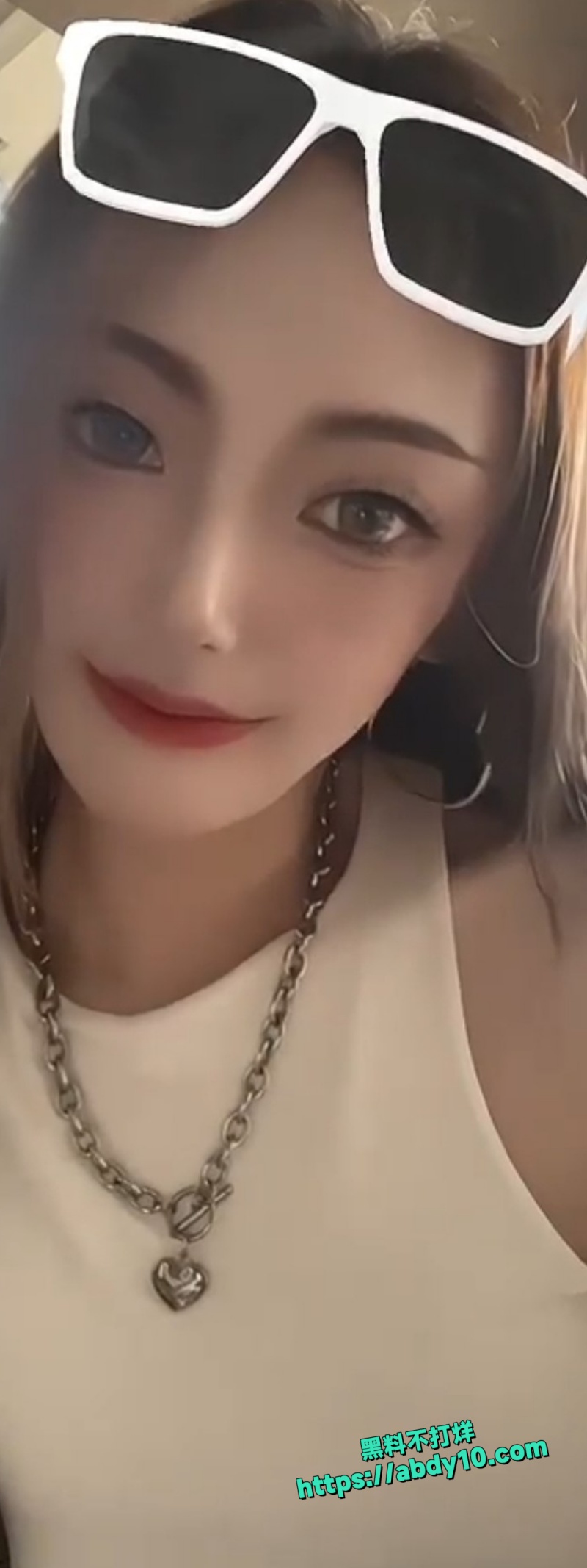 TikTok博主Laura4