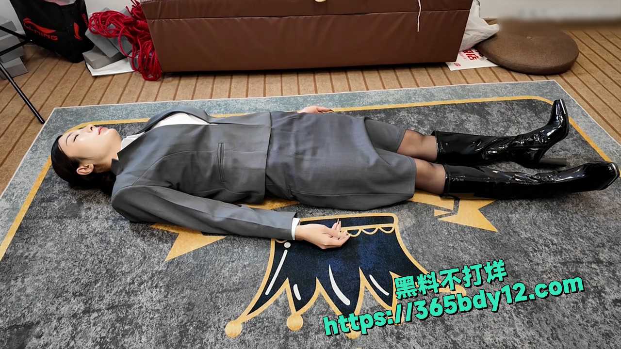 女特工夜莺放倒大字捆绑 1