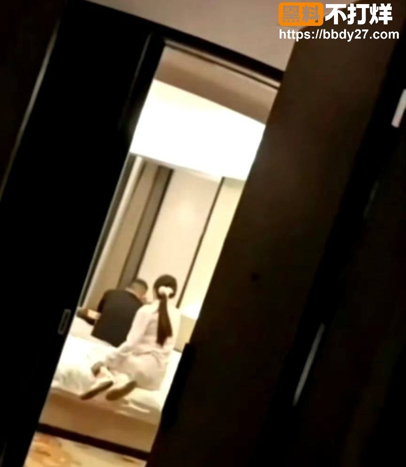 清河李哥婚内出轨女艺人 6