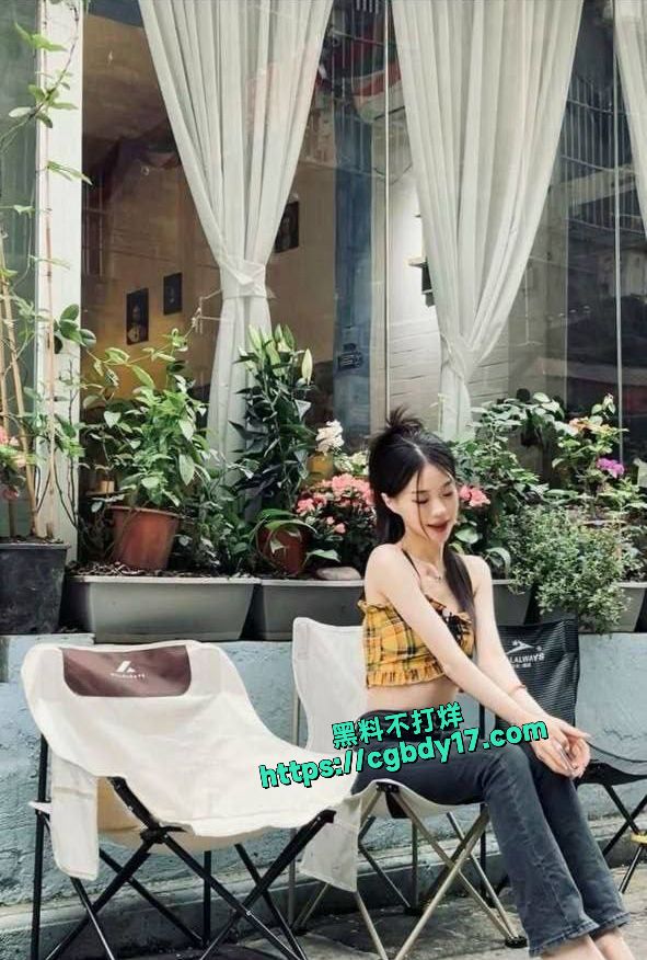 广西艺术学院 极品身材女大学生邓乐颖 是反差母狗11