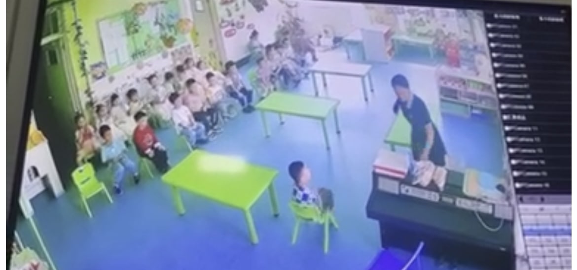 烟台市芝罘区金凤幼儿园老师拿剪刀剪孩子嘴巴里那根筋恶性事件