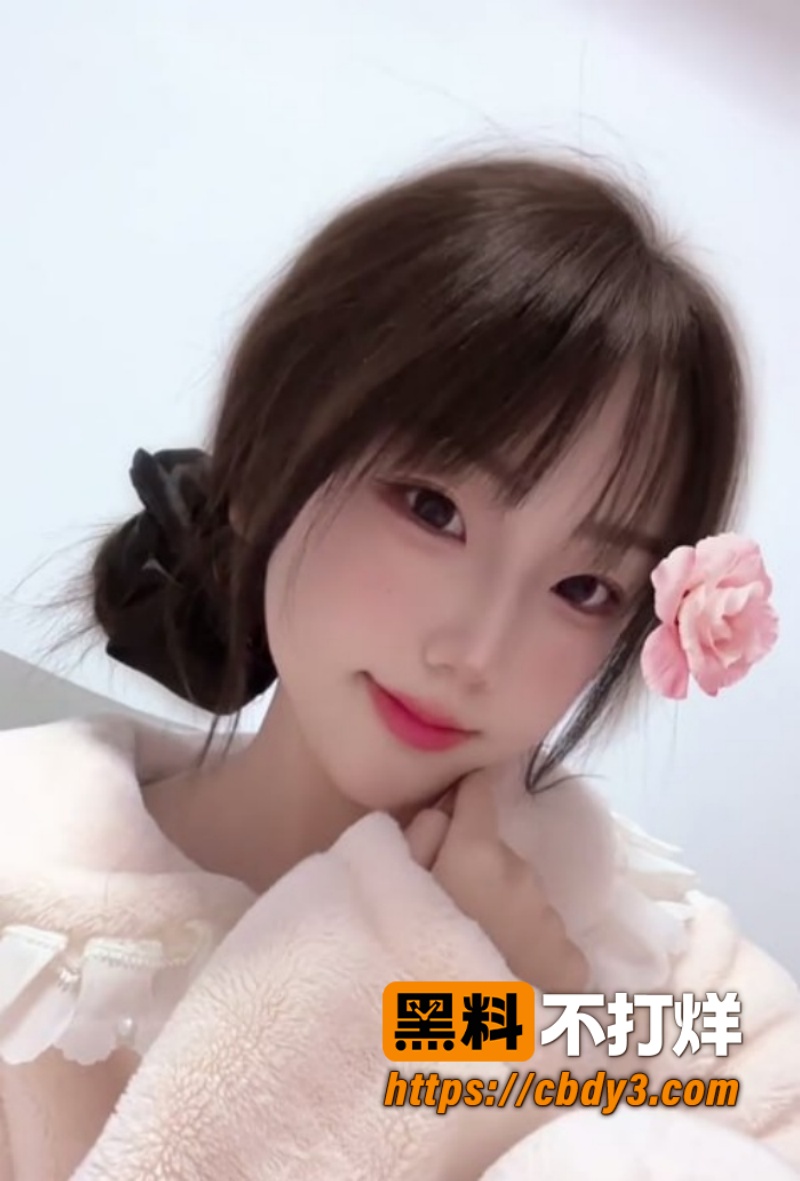 清纯精神小妹酒店自拍 4