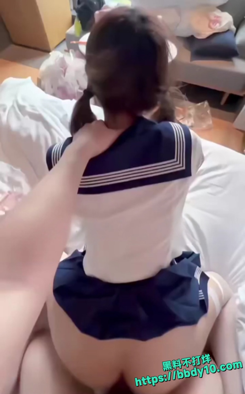 推特极品高颜值萌妹 xiaoluo1