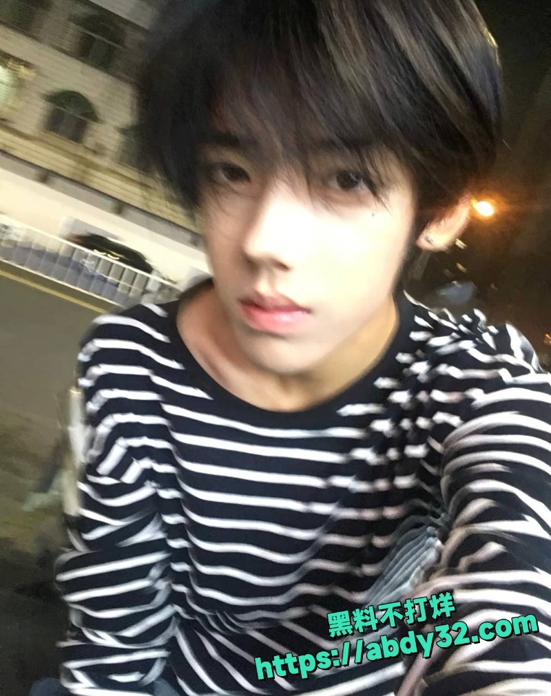 男网红AAA老王批发塌房 9