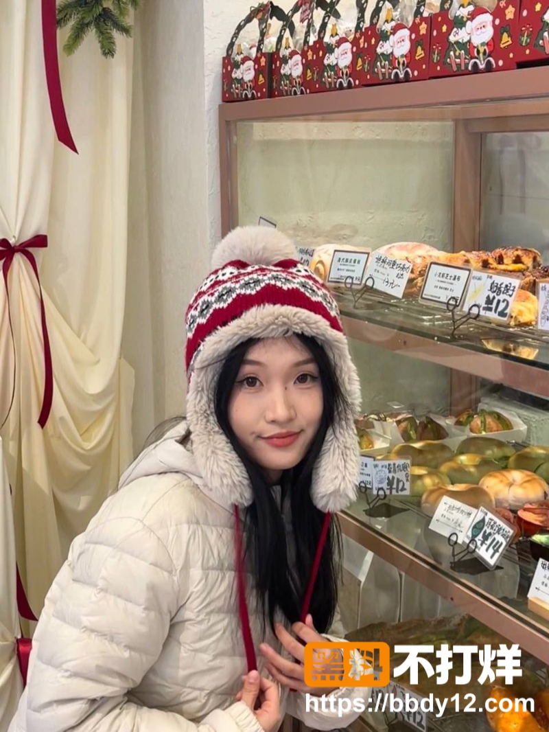 浙江肥臀女友朱芳兰被各种后入。2