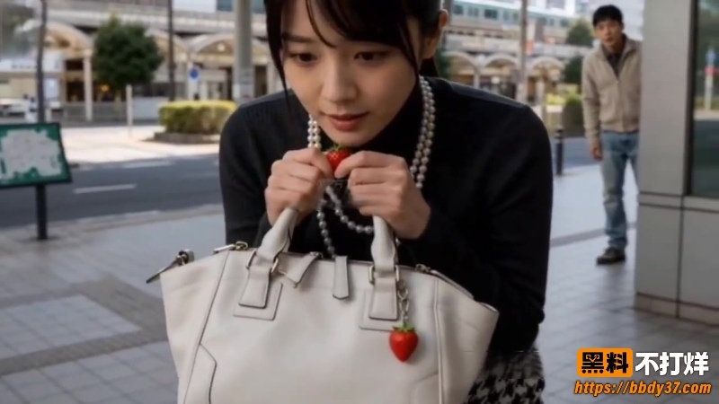 老公要求别人玩弄巨乳老婆 26