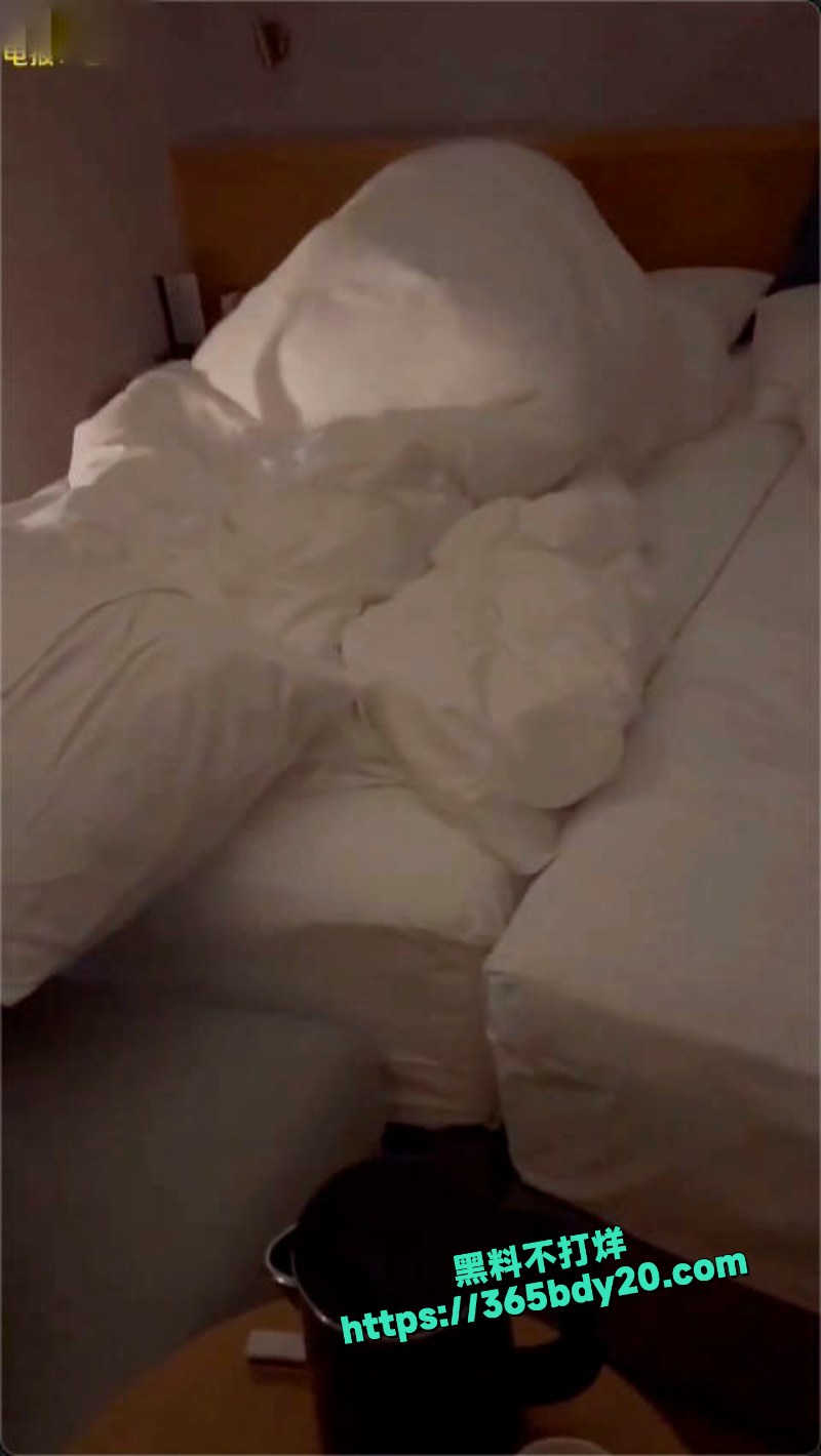 极品女大被调教私拍流出 23