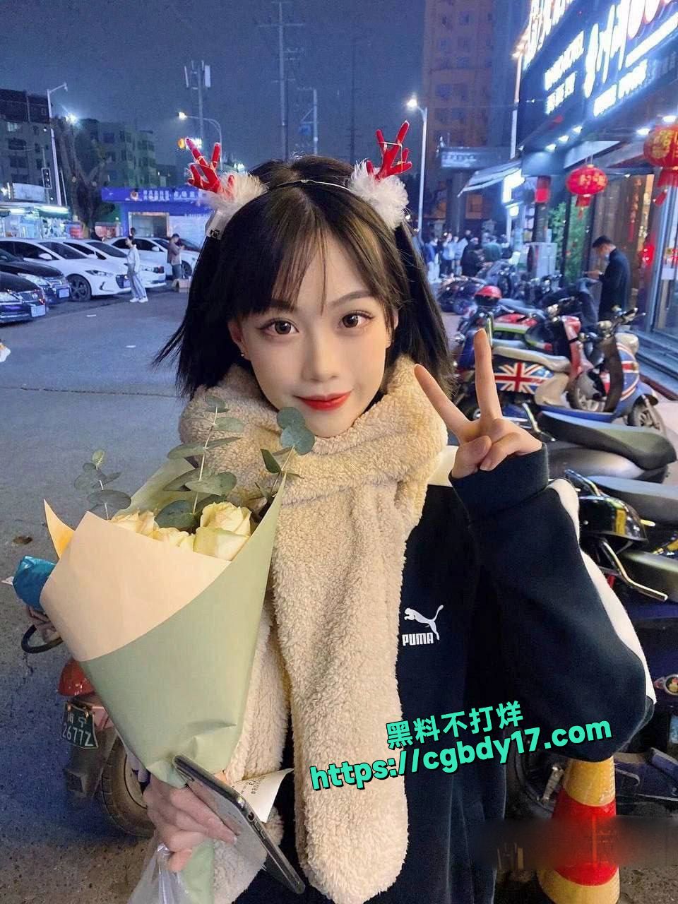 广西艺术学院 极品身材女大学生邓乐颖 是反差母狗5