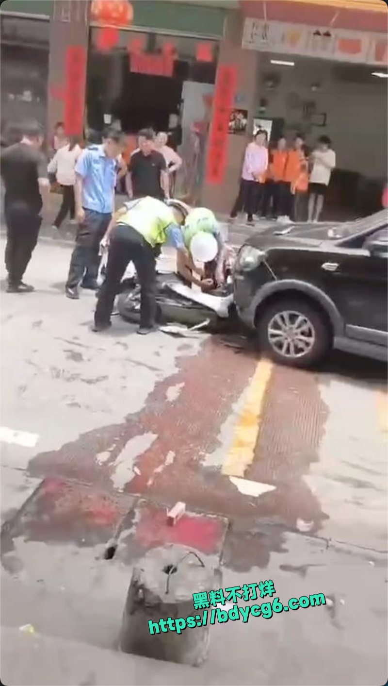 广东鬼火少年翘头头耍酷出事被车主教训2