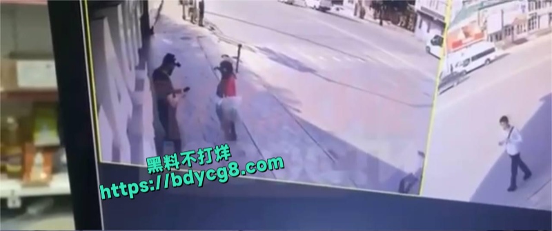 达吉斯坦一女性露逼走在大街上3