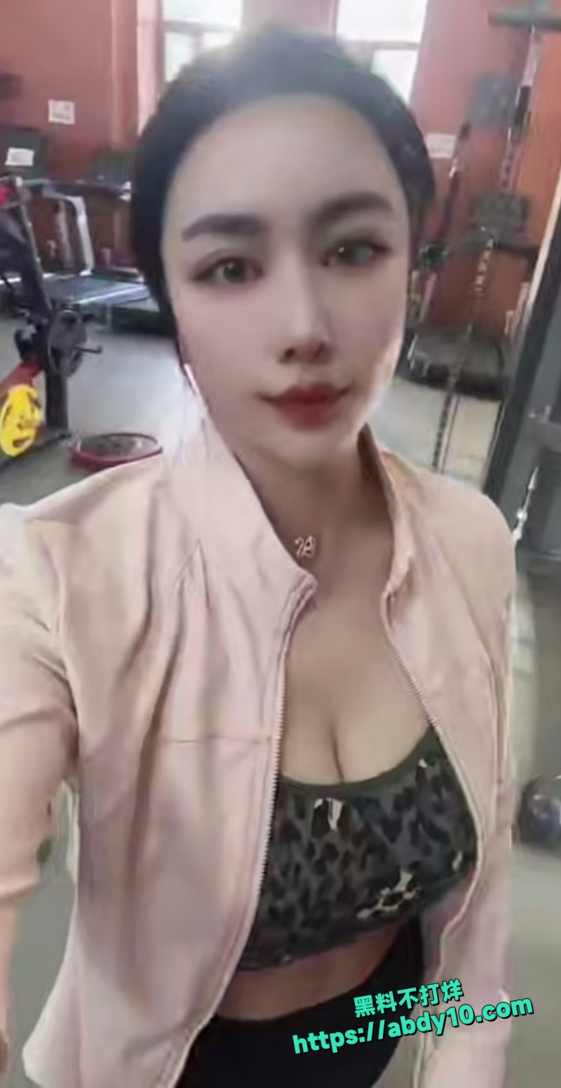 快手少妇佳美美3