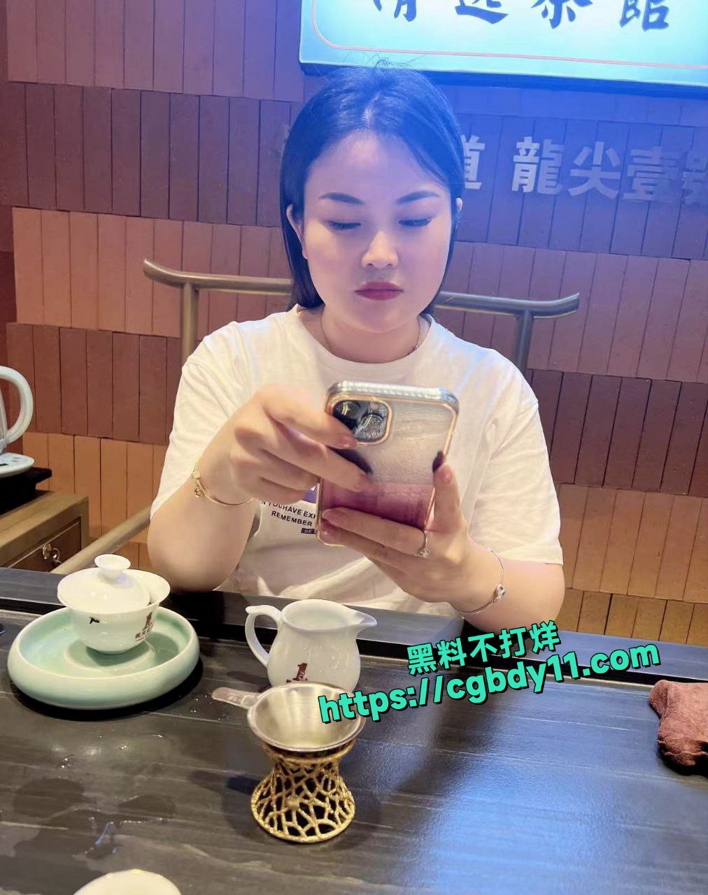 清逸茶馆老板娘 出轨 经常跟牌友出去开房12.jpg