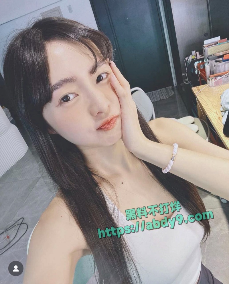 台娱女星简廷芮出轨王品澔席卷网络 24