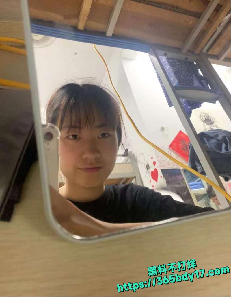 魏怡晨口交爆操私拍视频2.