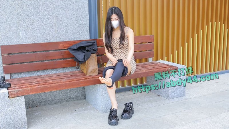 国产模特娇娇户外露出