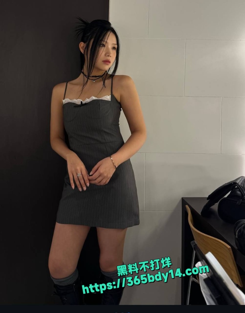 邓紫棋男友魏骏杰出轨香港女歌手林芊莹36