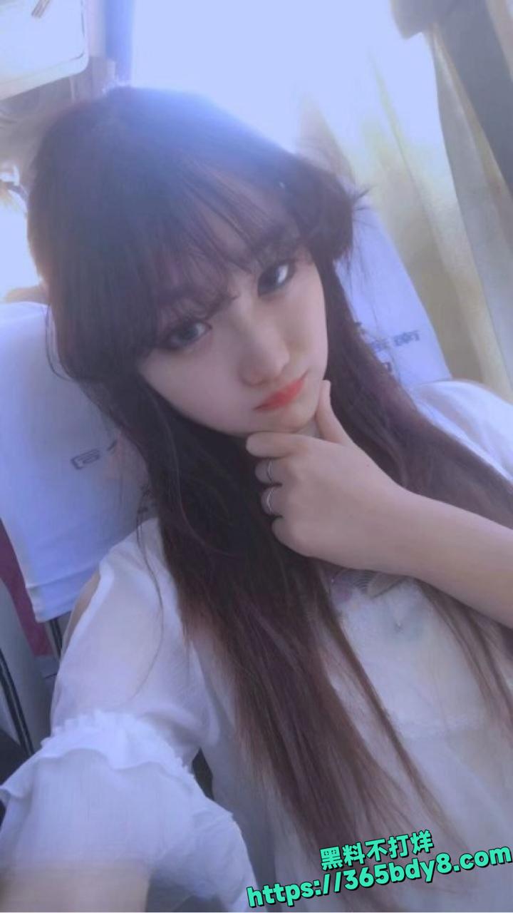 清纯大一小师妹反差视频泄密1