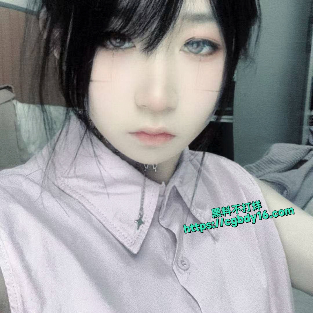 辽宁大连高三学生张祥琳反差母狗超级骚 在网上经常和男人聊骚13