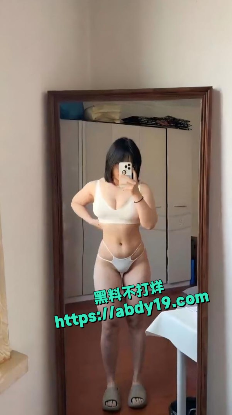 抖音健身网红没有腹肌的张张4