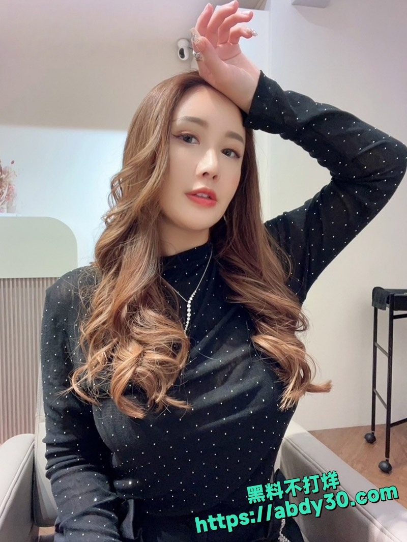 32万粉网美华华酒店视频2