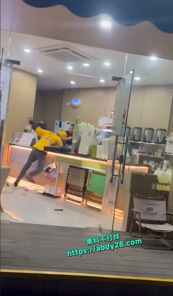 外卖小哥打架视频流出 3