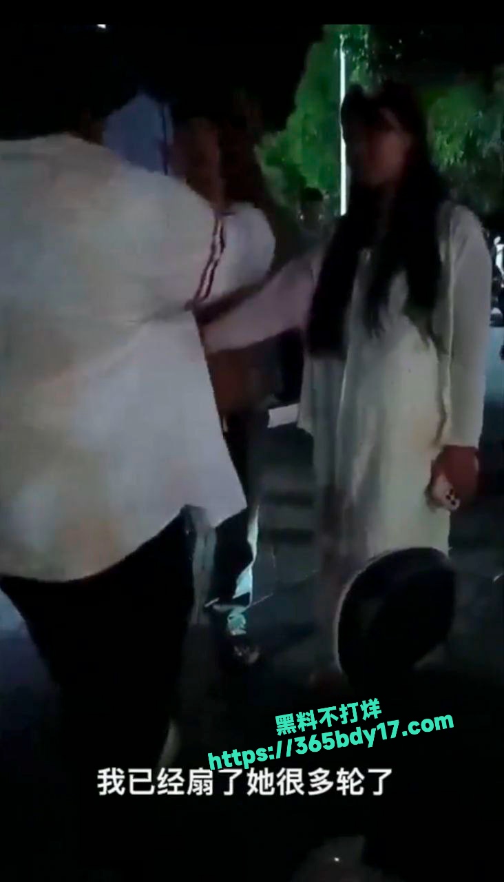 女子和男朋友约会被老公抓包 8