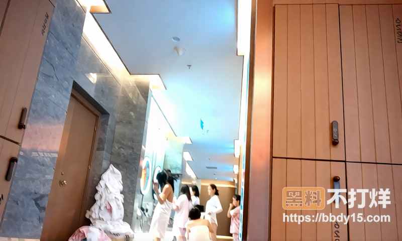 温泉会所偷拍3