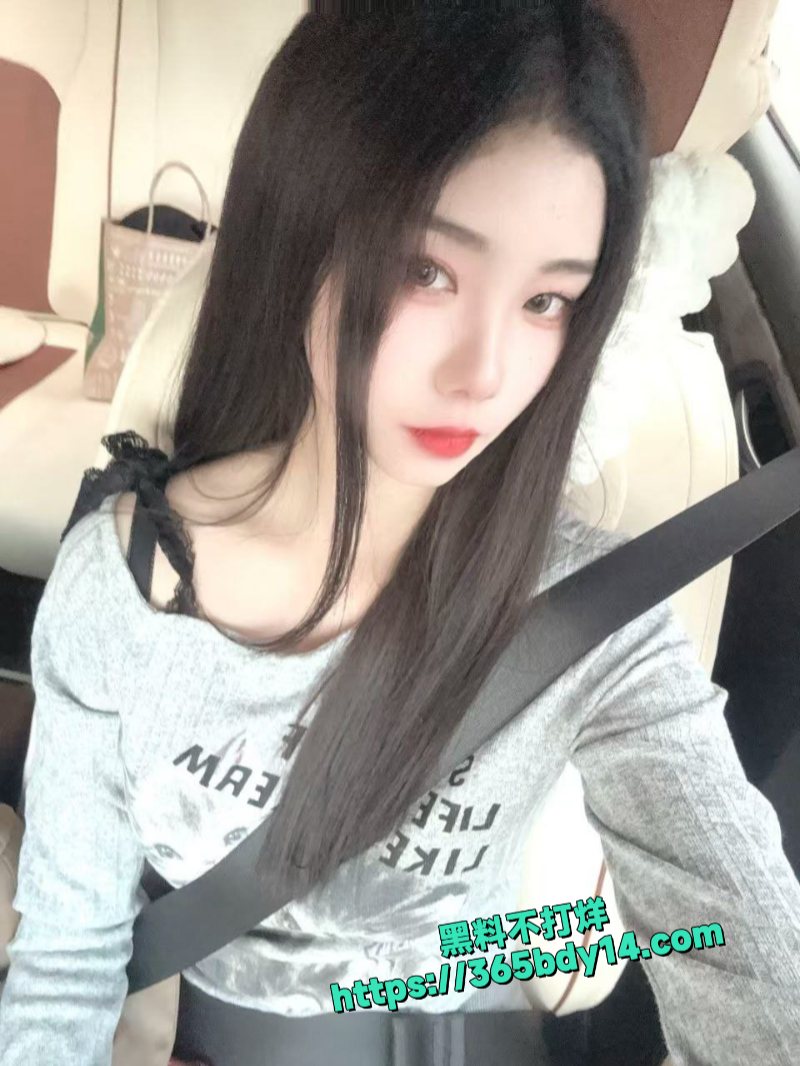 成都杨琴一边给男友发漏点图片勾引背地里还和别的狗男人做爱5