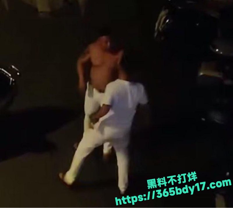 凌晨街头冲突砍人视频流出3.
