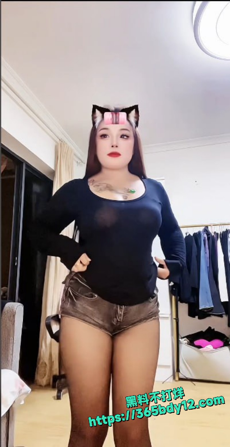 快手云南网红杨大大纹身精神小妹 4