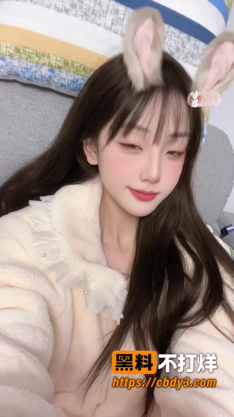 清纯精神小妹酒店自拍 5