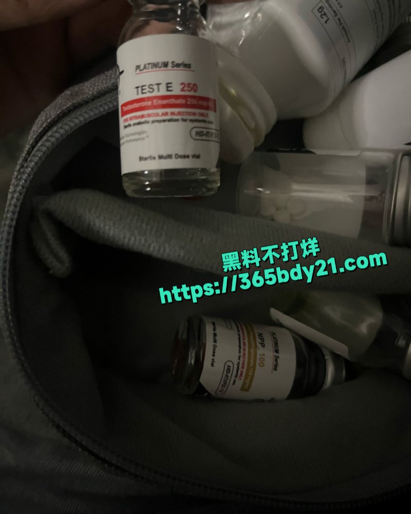 河北师范大学大三美院学生黄鑫明30