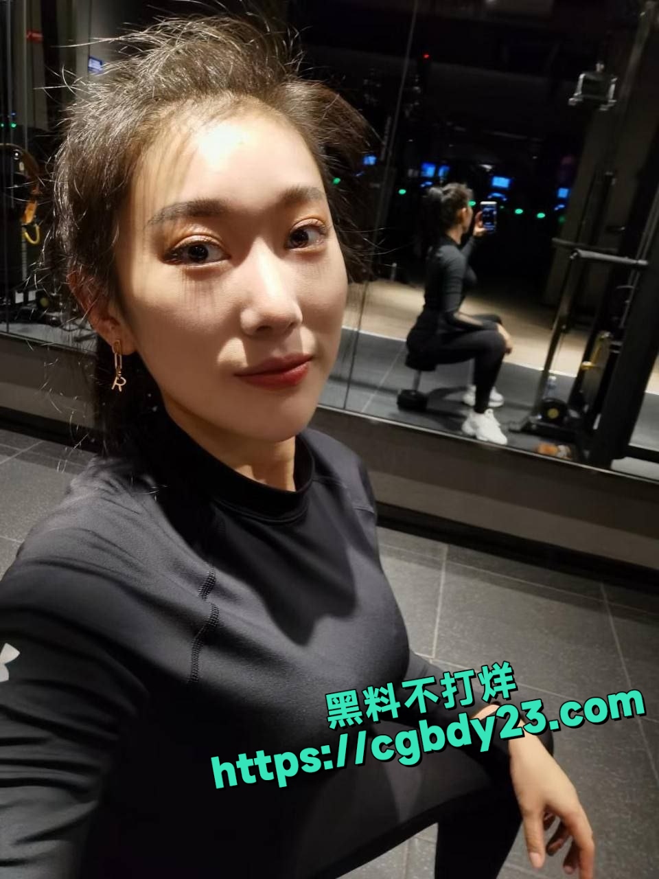 陕西西安汽车销售张伊儿为了业绩买车给逼肏2