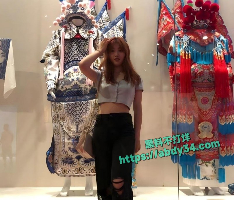 枣庄学院校花女神何美君1